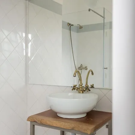 Sandhi House - Yoga & Wellness Guest house Ericeira