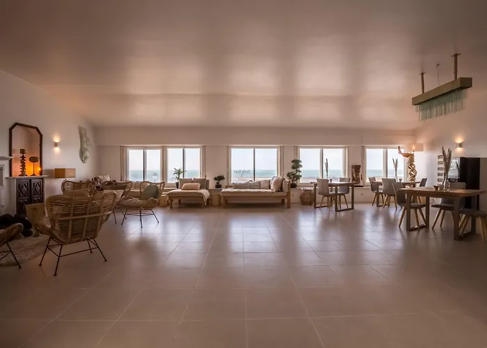 Sandhi House - Yoga & Wellness Pensionat Ericeira