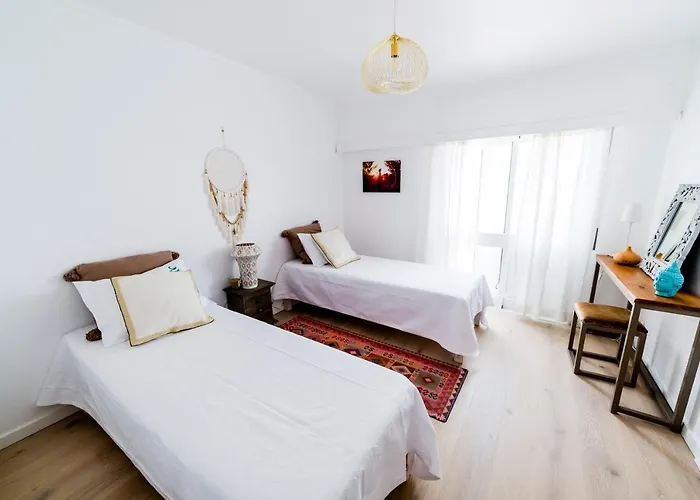 Sandhi House - Yoga & Wellness Pensionat Ericeira